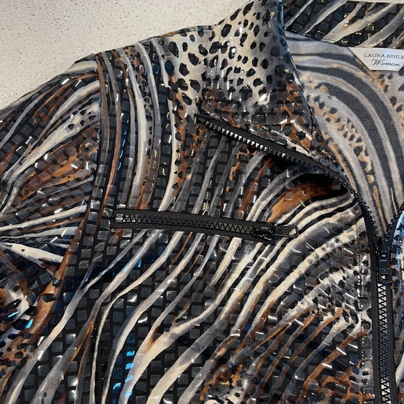 LAURA ASHLEY Woman Size 1X Lightweight Zippered Jacket - Picture 7 of 13